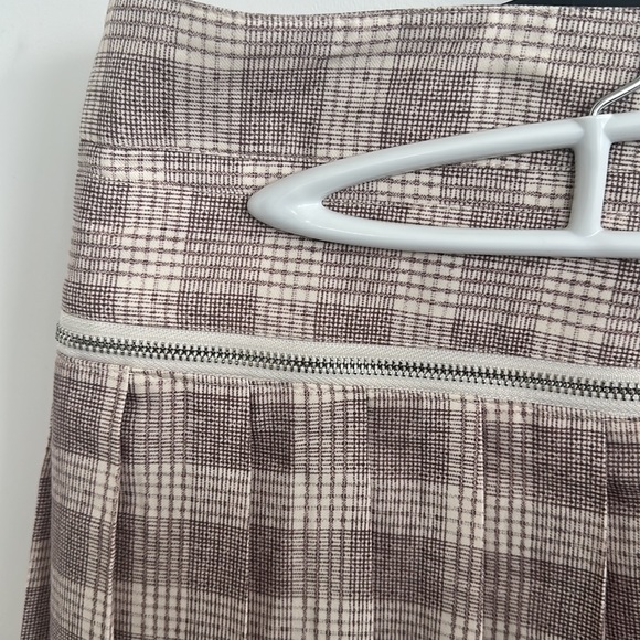 Lioness Mini Skirt - Picture 3 of 3